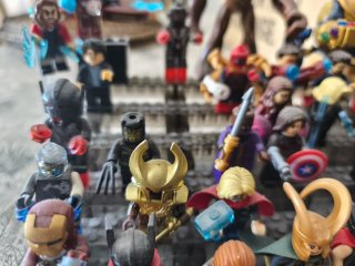 Lote 60 Figuras Lego Marvel