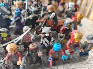 Lote 60 Figuras Lego Marvel