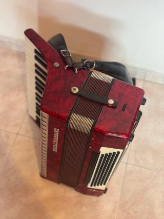 Fisarmonica Royal Standard 80 bassi