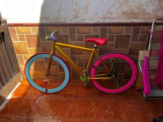 Bicicleta personalizada dorada