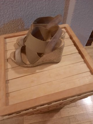 Sandalias de plataforma beige