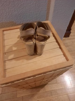 Sandalias de plataforma beige