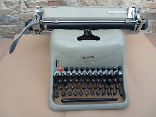 Máquina de escribir Hispano Olivetti Lexicon 80