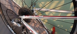 Bicicleta Giant Defy Blanca y Roja