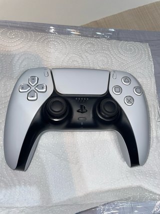 Mando PS5 DualSense + Cargador Inalámbrico PS5