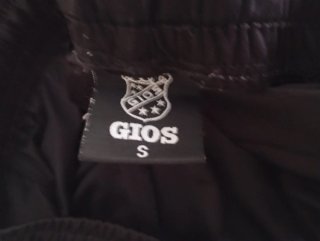 Pantalón corto deportivo GIOS negro
