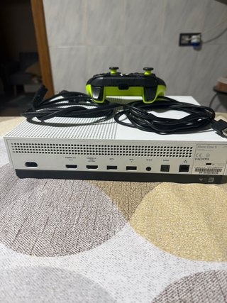 Xbox One S 500GB Blanca + Mando