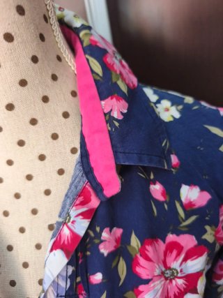 Vestido camisero floral azul y rosa