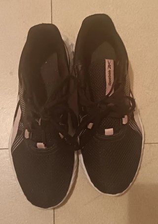 Zapatillas Reebok Negras y Rosas