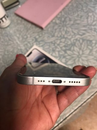 Se vende iPhone 16e completamente nuevo.