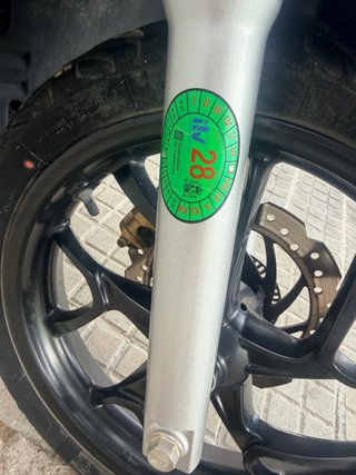 Piaggio Medley 125 Negra con Detalles Rojos