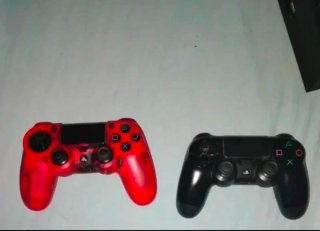 PS4 + 2 Mandos + Base Carga