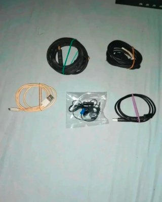 PS4 + 2 Mandos + Base Carga