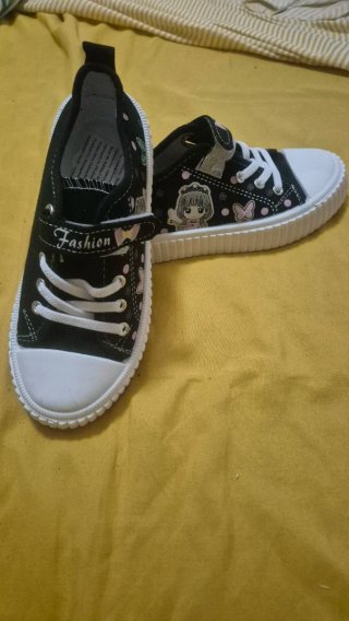 Botines niña negros con dibujos