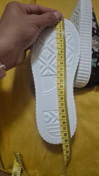 Botines niña negros con dibujos