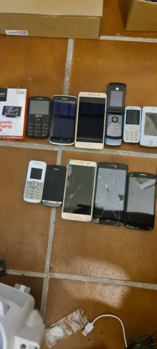 Lote Collezione Telefoni Cellulari Sony Vari Colori