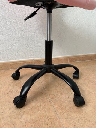 Silla de oficina acolchada rosa