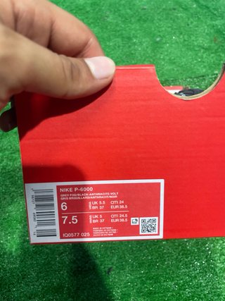 Nike P-6000 Talla 38.5 Gris/Negro