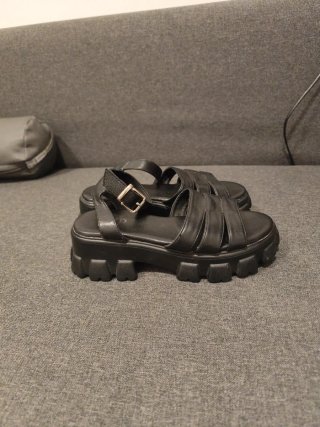 Sandalias negras plataforma
