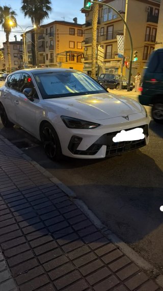 CUPRA Leon 2025