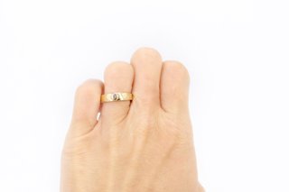 Alianza de oro de 18k con diamantes. Ref:076-01-00617
