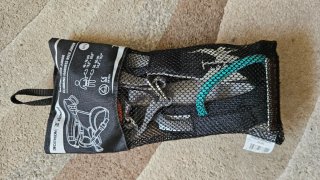 Casco y arnés escalada infantil