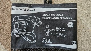 Casco y arnés escalada infantil