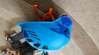 Casco y arnés escalada infantil