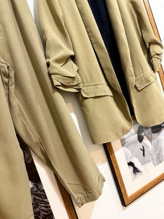 BSB Traje Beige Pantalón y Chaqueta