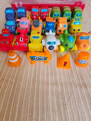 Maletín con 19 coches infantiles
