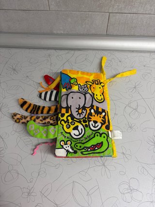 Libro Sensorial de Tela Jellycat - Jungly Tails