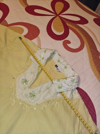Túnica playera verde lima bordada