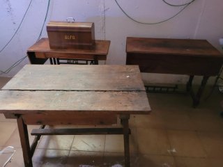 Mesa antigua de madera