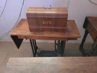 Mesa antigua de madera