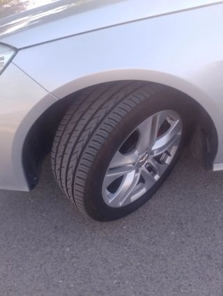 Mercedes Benz  E220 2012