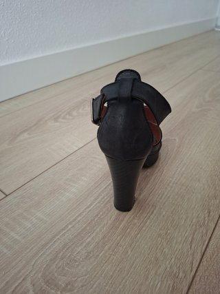Sandalias de piel  tacón y plataforma
