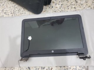Pantalla HP 15,6 con Bisagras y Cable LC