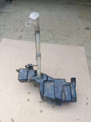 Depósito limpiaparabrisas Mitsubishi Montero V60