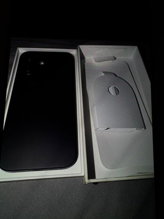 iPhone 16 128GB Negro tiene 8 meses sin marcas