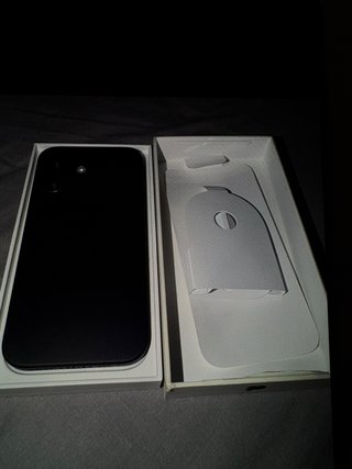 iPhone 16 128GB Negro tiene 8 meses sin marcas