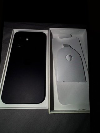 iPhone 16 128GB Negro tiene 8 meses sin marcas