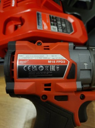 Taladro Milwaukee M18 + Cargador + 2 Baterías