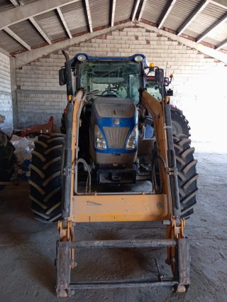 Tractor New Holland 105 HP Doble Tracción
