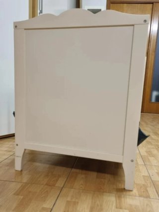 Cuna de bebé blanca