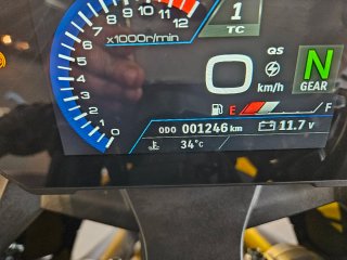 SUZUKI GSX-8R EDICIÓN LIMITADA DE REESTRENO