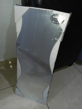 Espejo nuevo moderno.