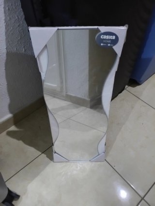 Espejo nuevo moderno.