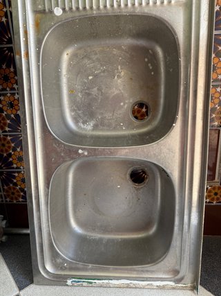 Fregadero doble con escurridor