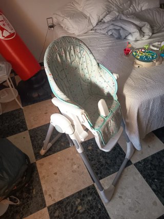 Trona infantil reclinable y regulable