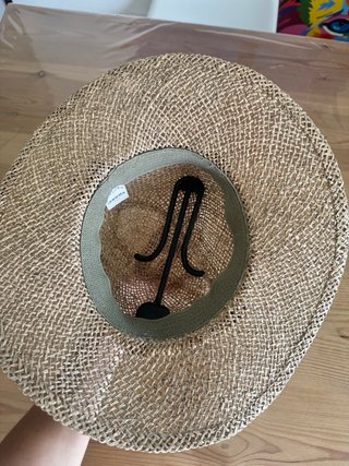 Sombrero de paja con cuentas